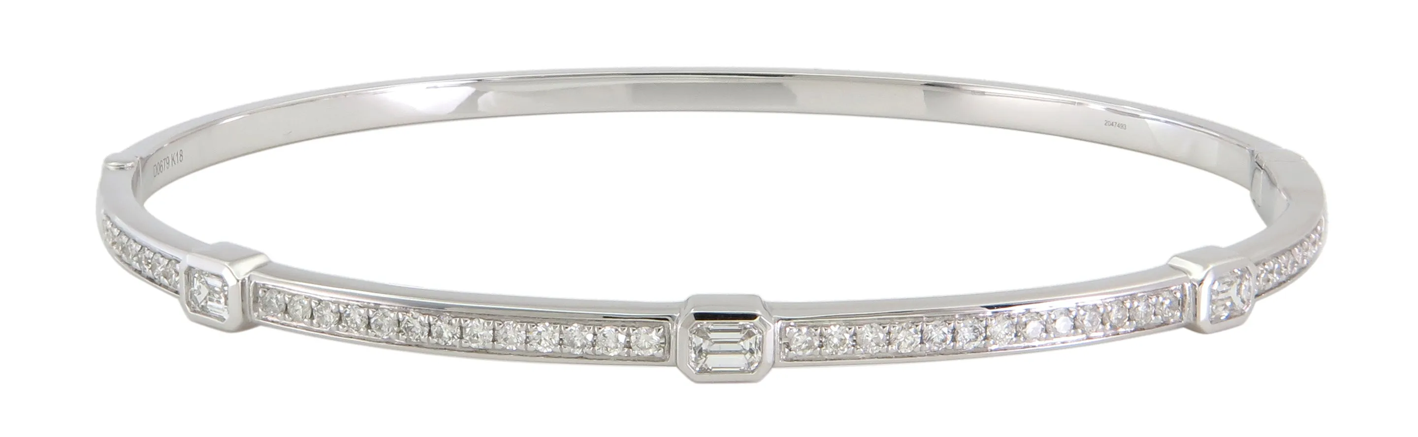 0.68ct tw Bezel Set Emerald-cut Diamond Station Bangle Bracelet