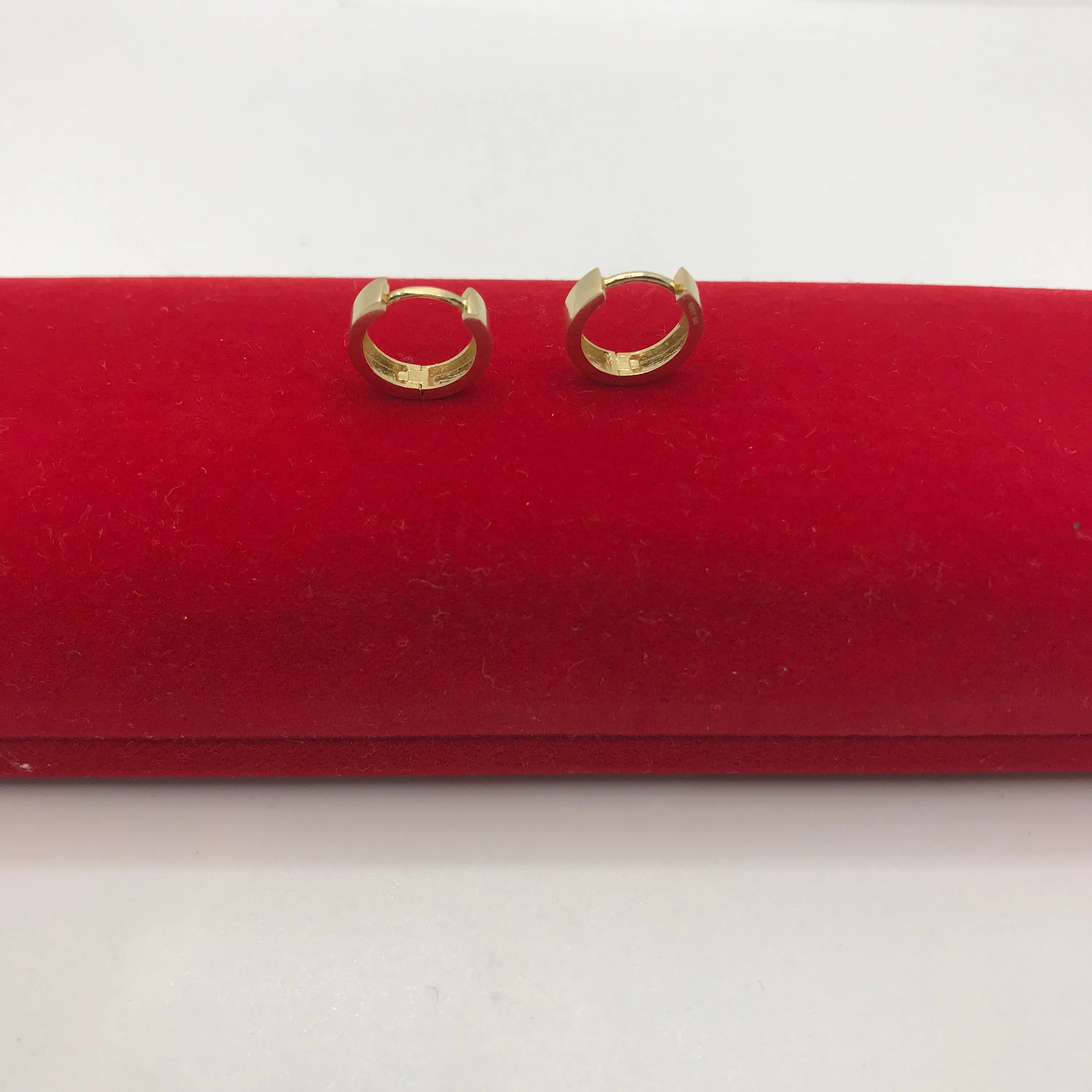 10k gold hoop earrings