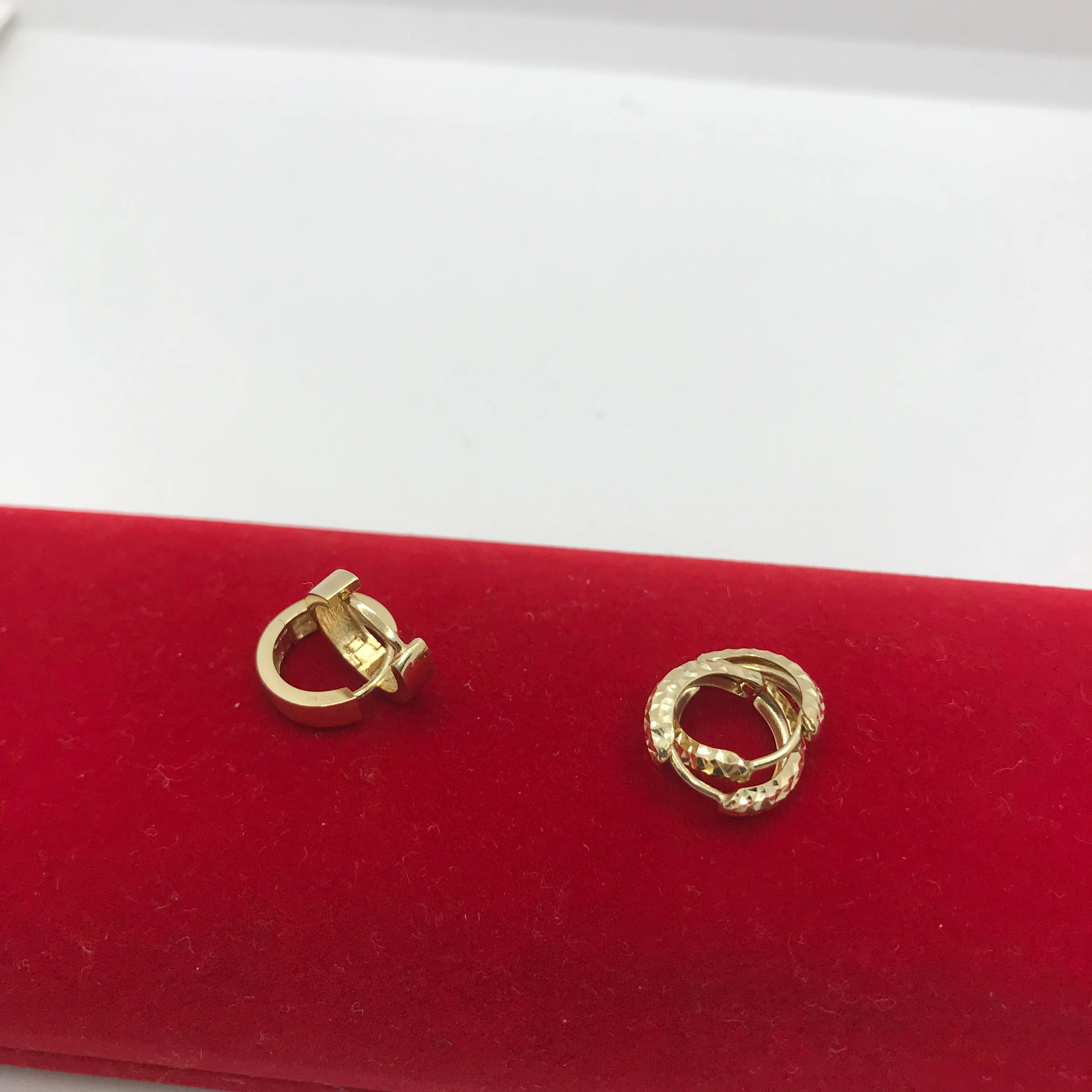 10k gold hoop earrings