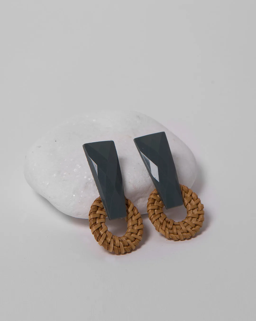 ACRYLIC RATTAN HAMDMADE HOOP EARRINGS 2172 - حلق