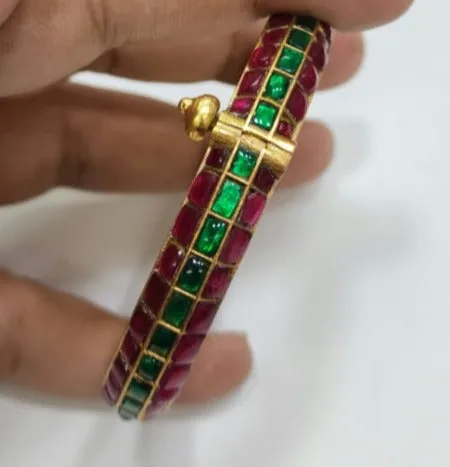 Adityas Bangle