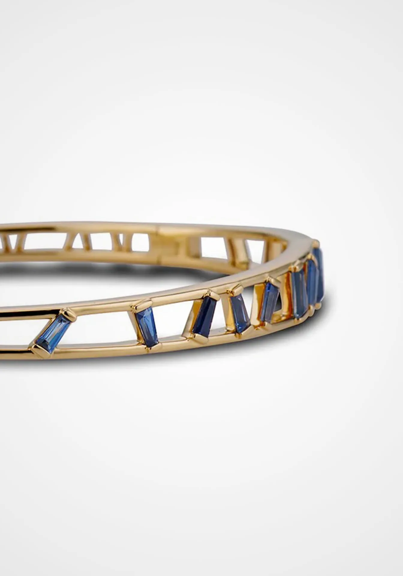 Aerial Rectangular, 18K Yellow Gold   Blue Sapphire Bangle