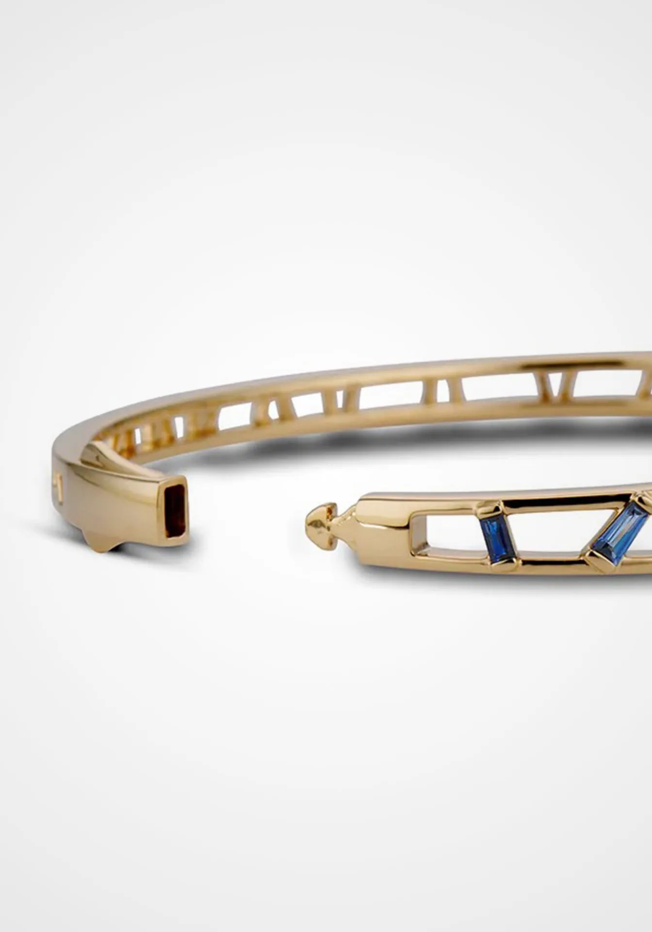 Aerial Rectangular, 18K Yellow Gold   Blue Sapphire Bangle