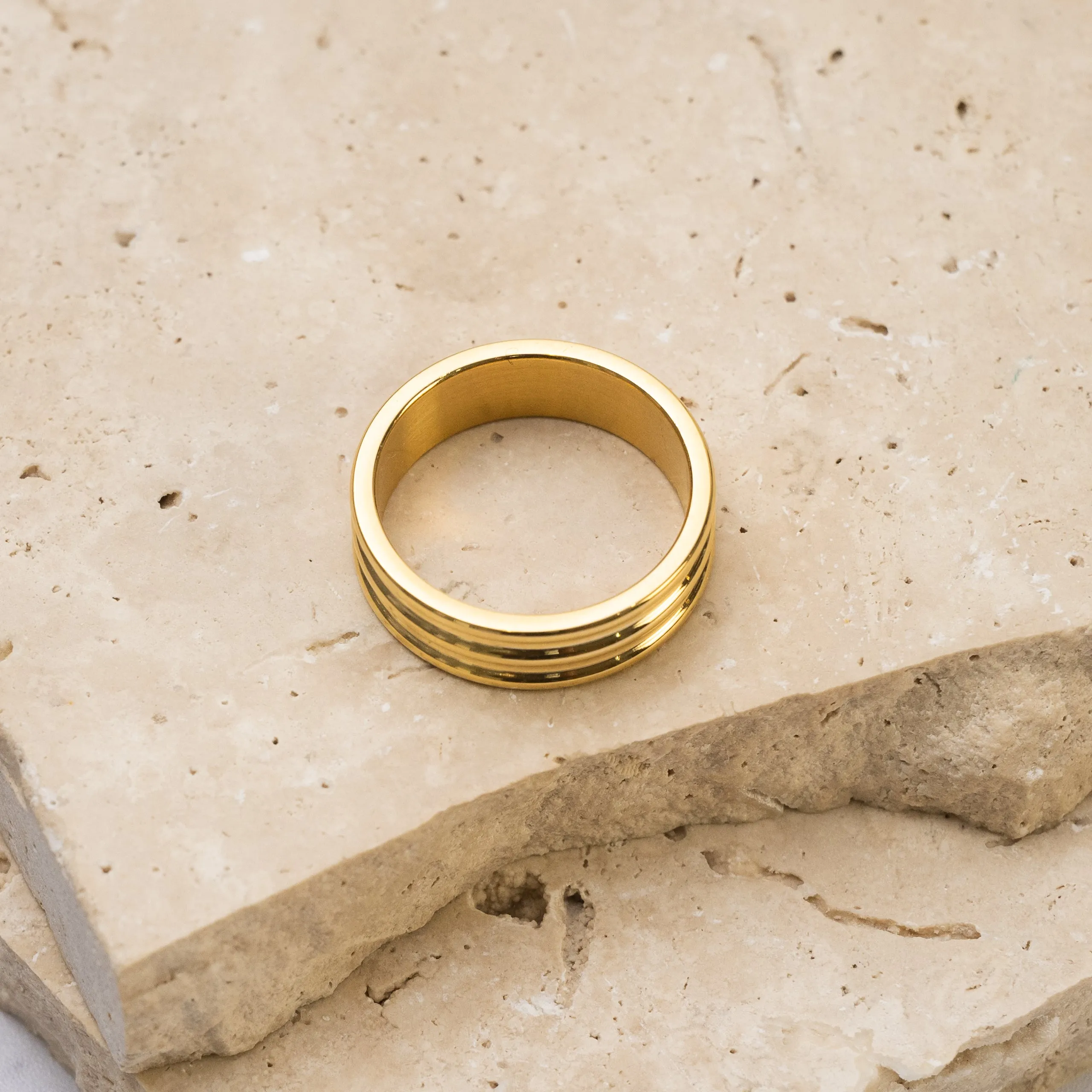 Anna 18k gold plated ribbed ring