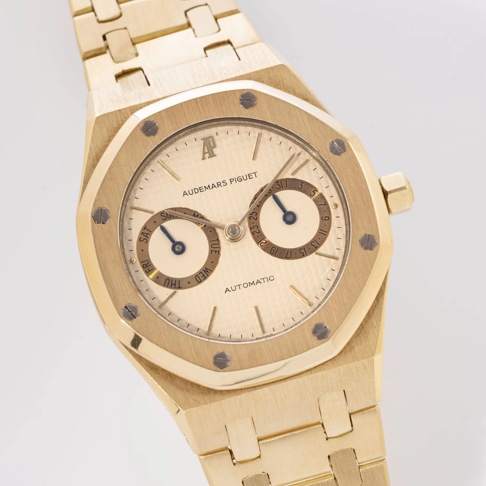 Audemars Piguet Royal 5572BA Oak Day-Date 18kt Yellow Gold "Owl" With Archive Extract