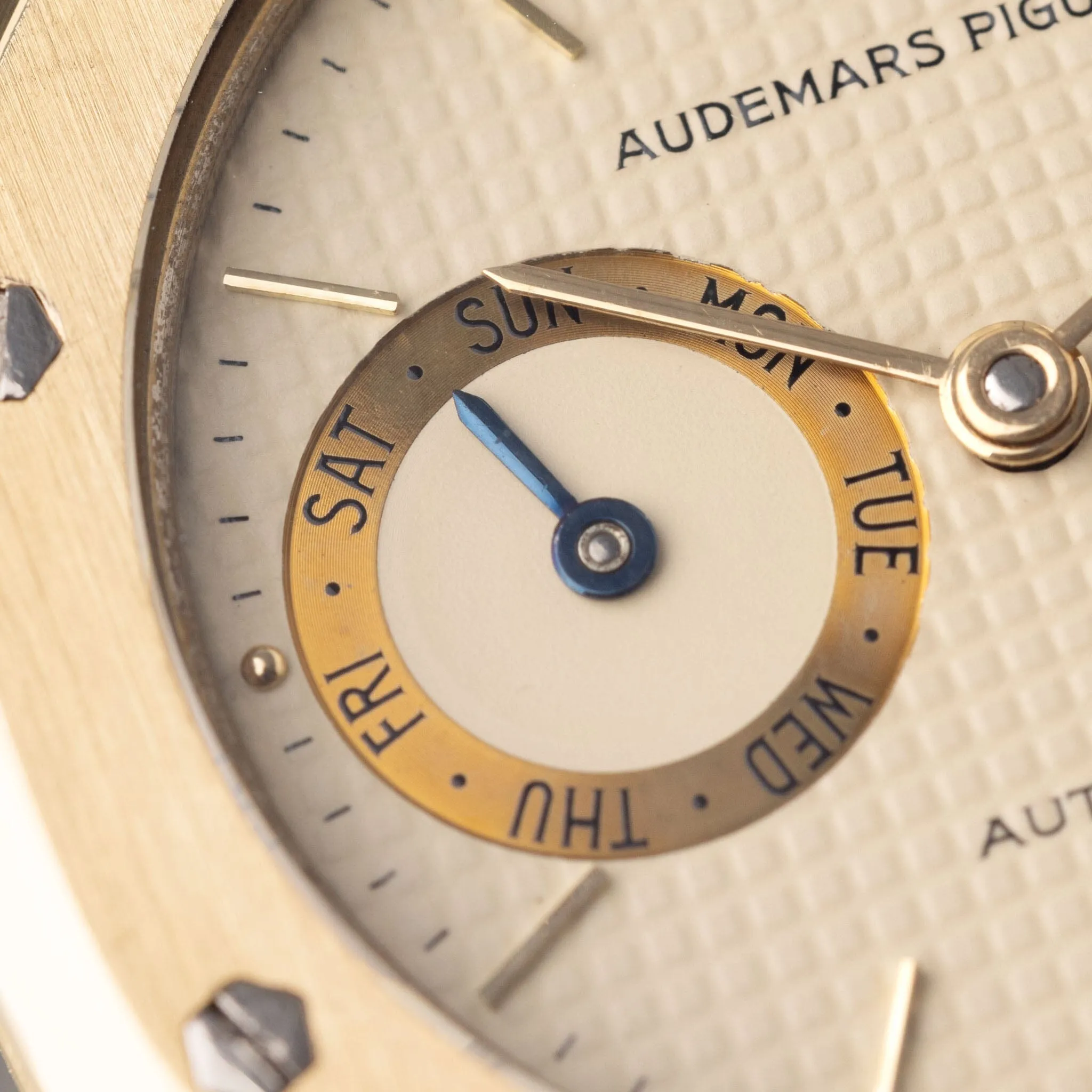 Audemars Piguet Royal 5572BA Oak Day-Date 18kt Yellow Gold "Owl" With Archive Extract