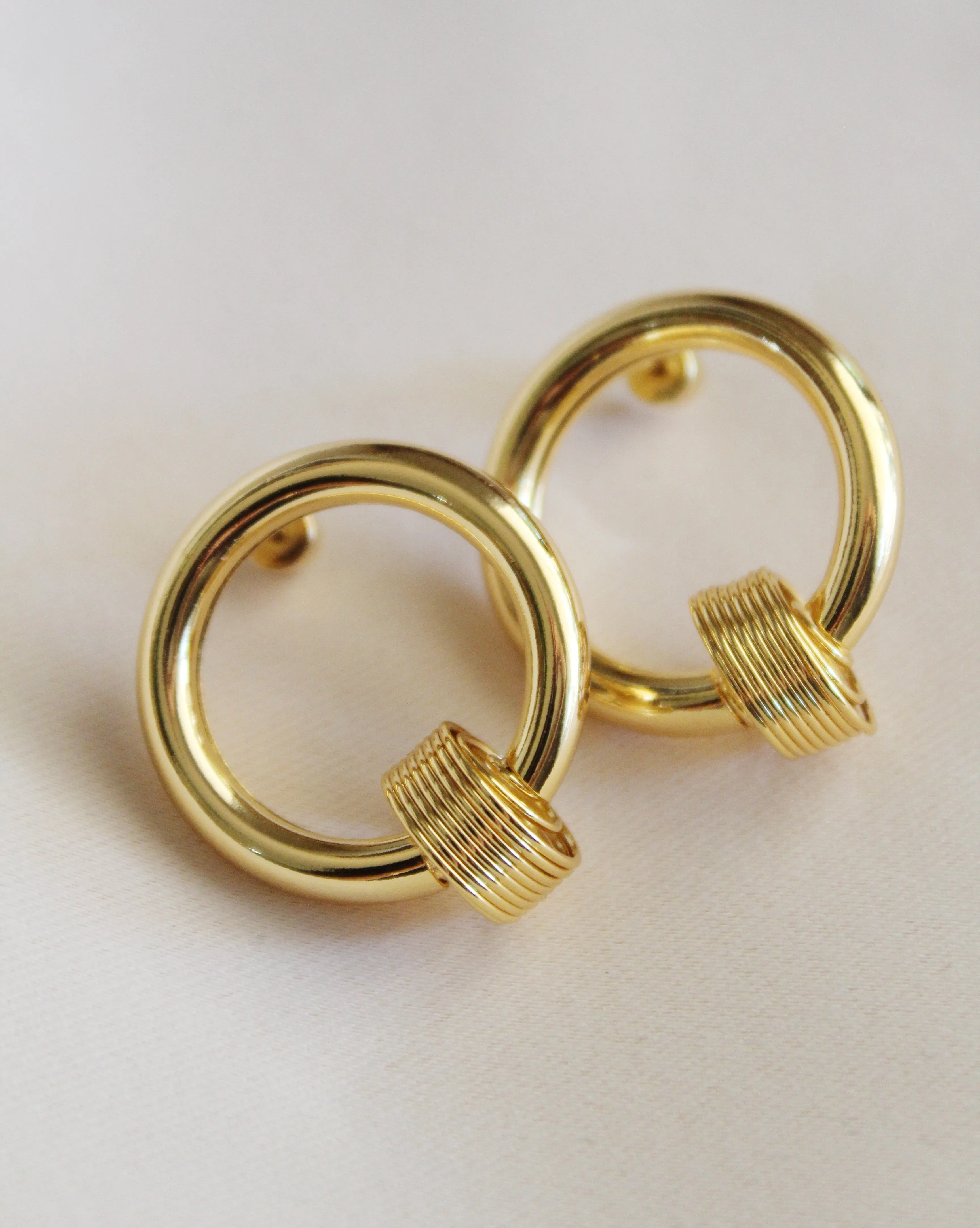 Cindy Circle Stud Earrings