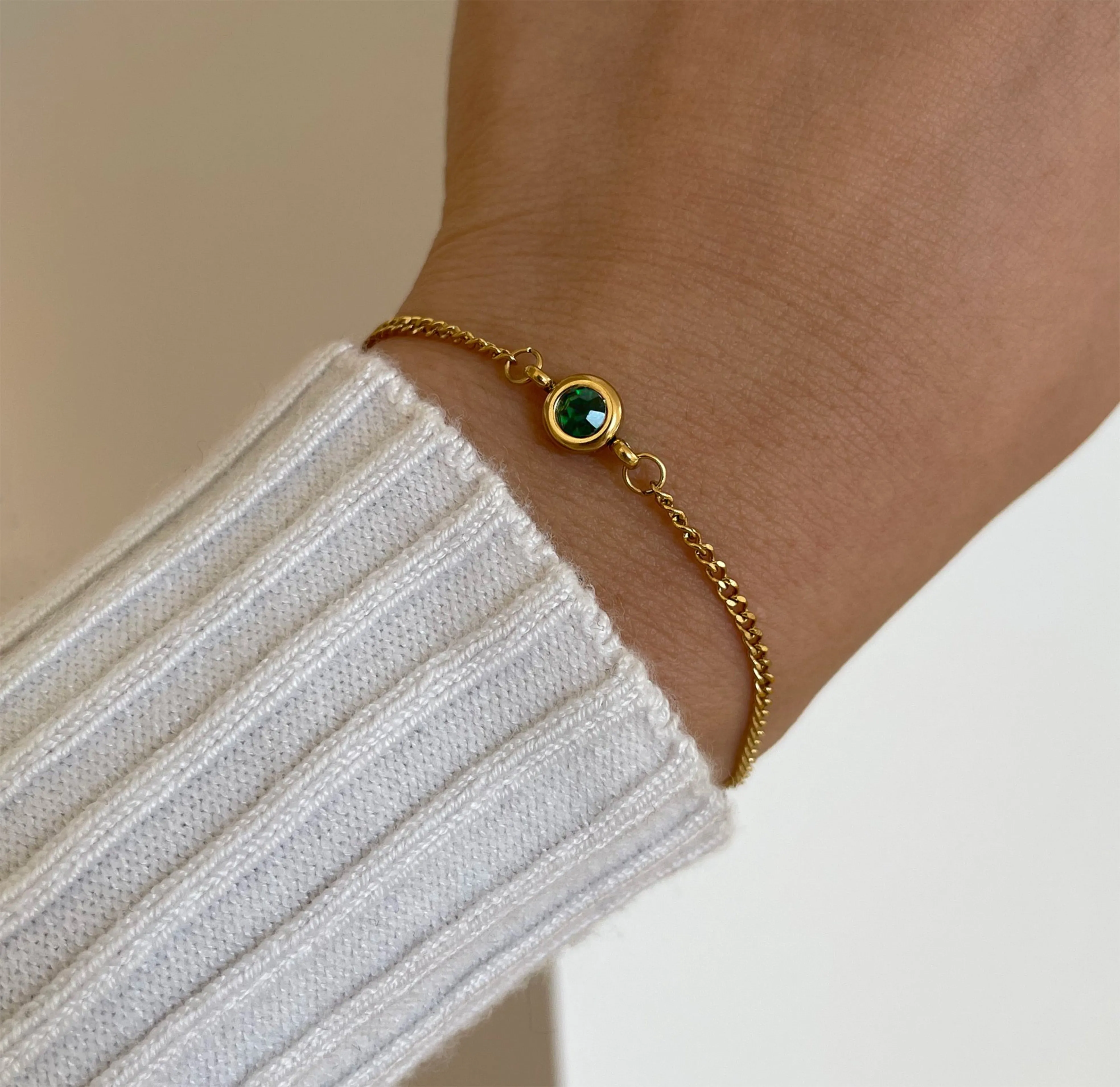 DELILAH GOLD DAINTY EMERALD BIRTHSTONE BRACELET - MAY