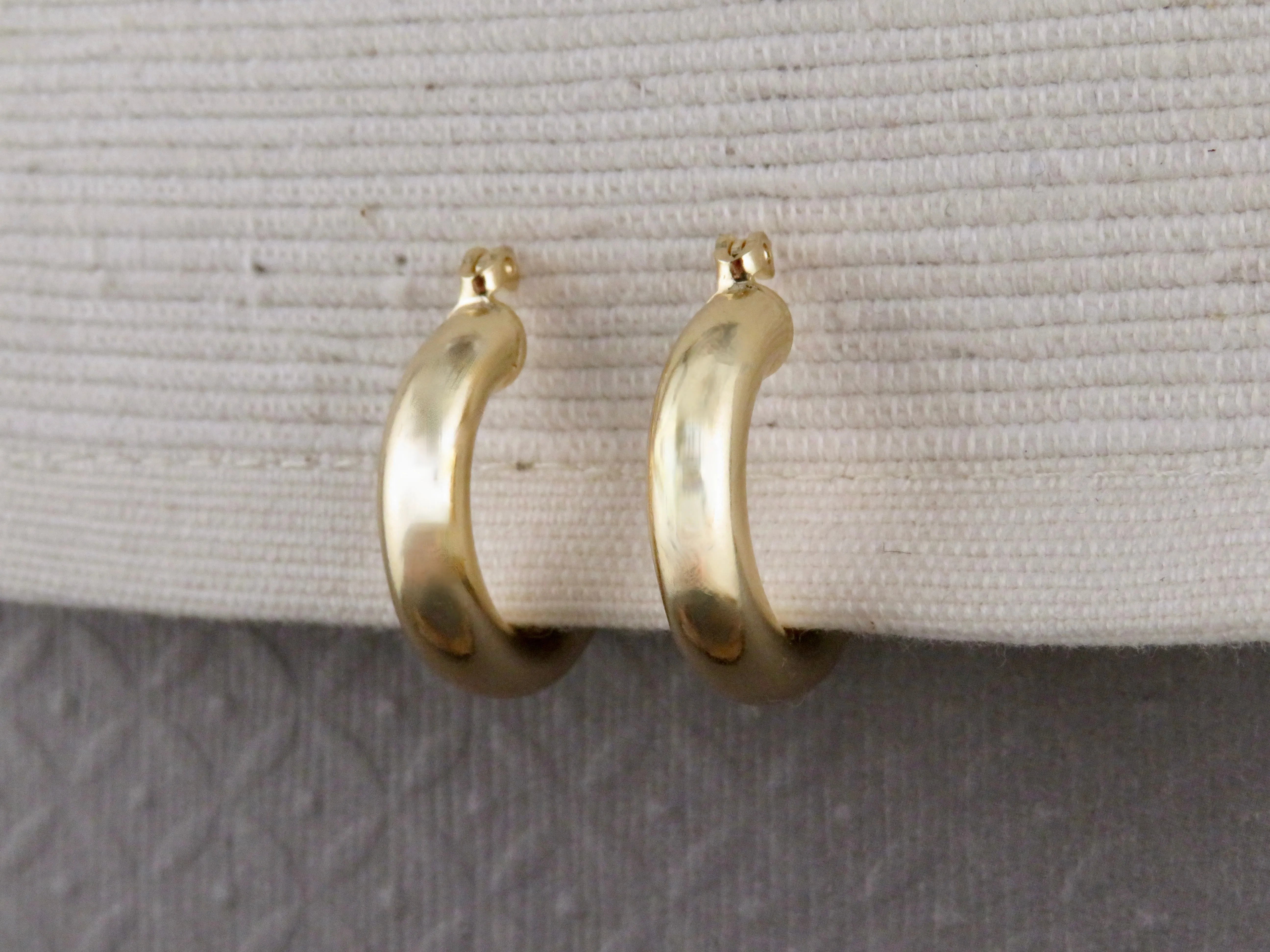 Gold Filled Latched Hoop Earrings - Small