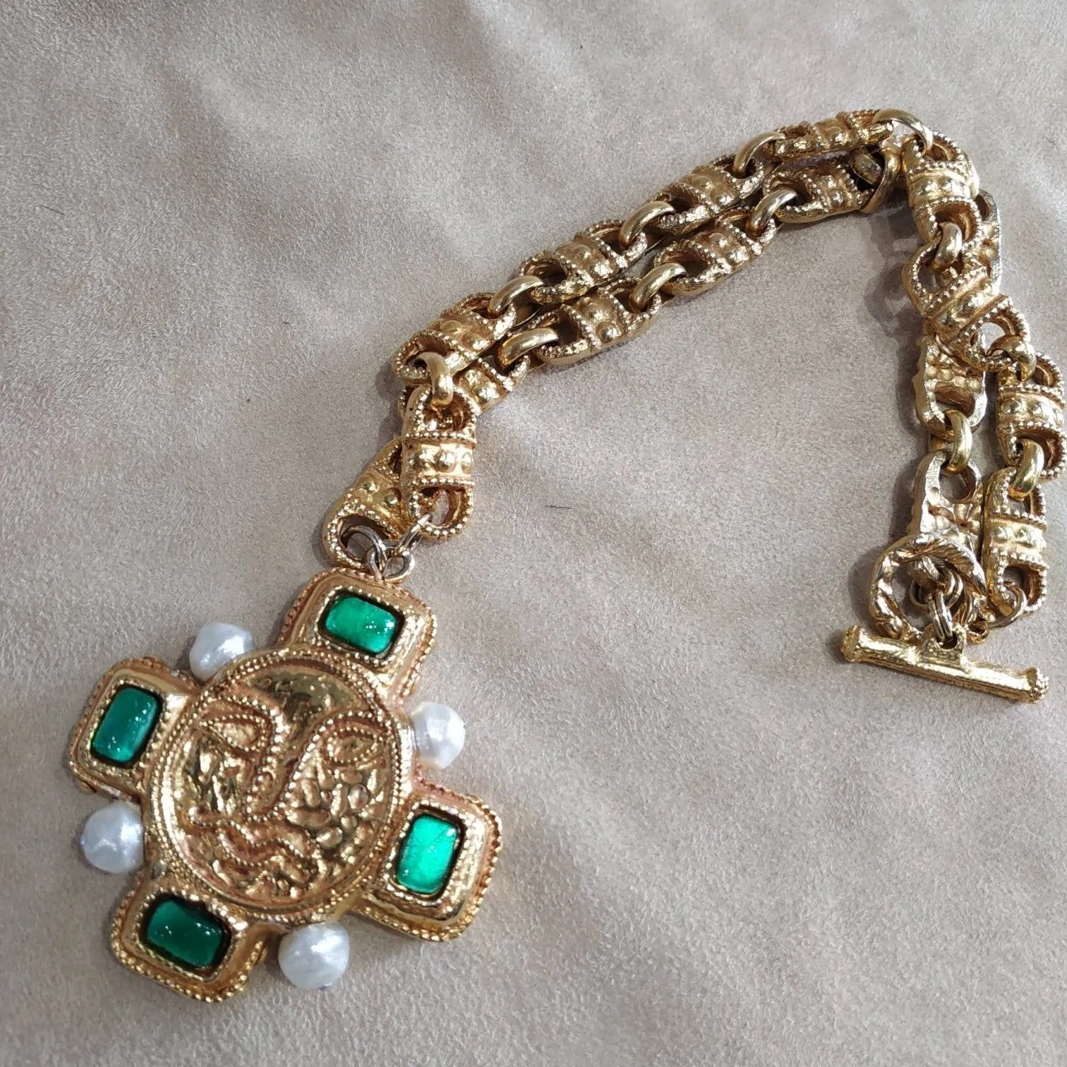 Kalinger Paris long pendant necklace green glass gold plated