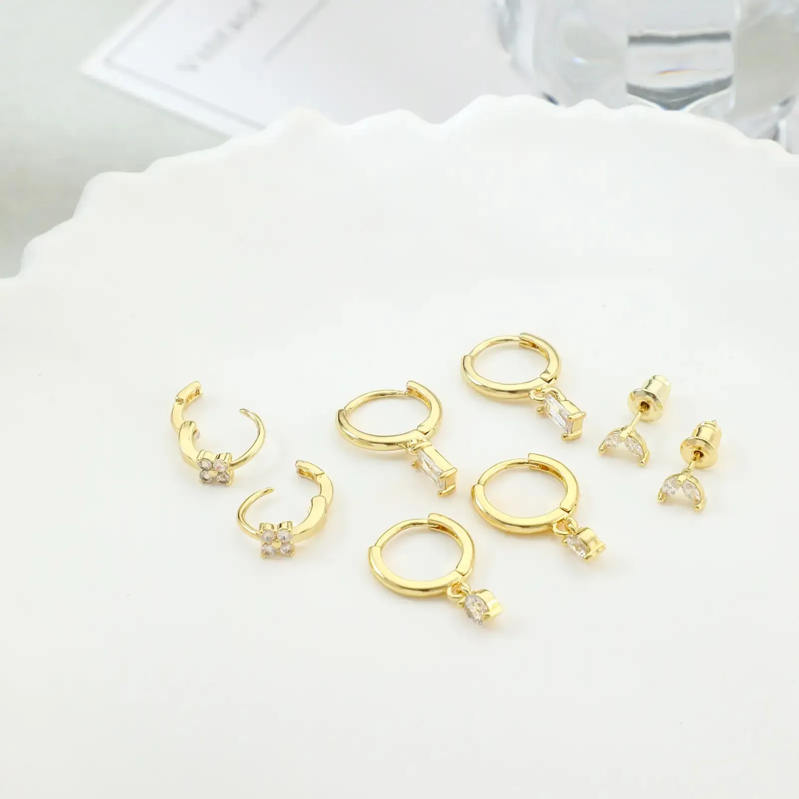 Leaf Diamond Huggie Earrings Set