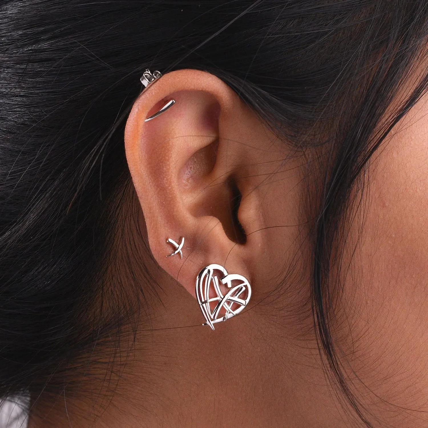 Molto Heart Strand Stud Earrings