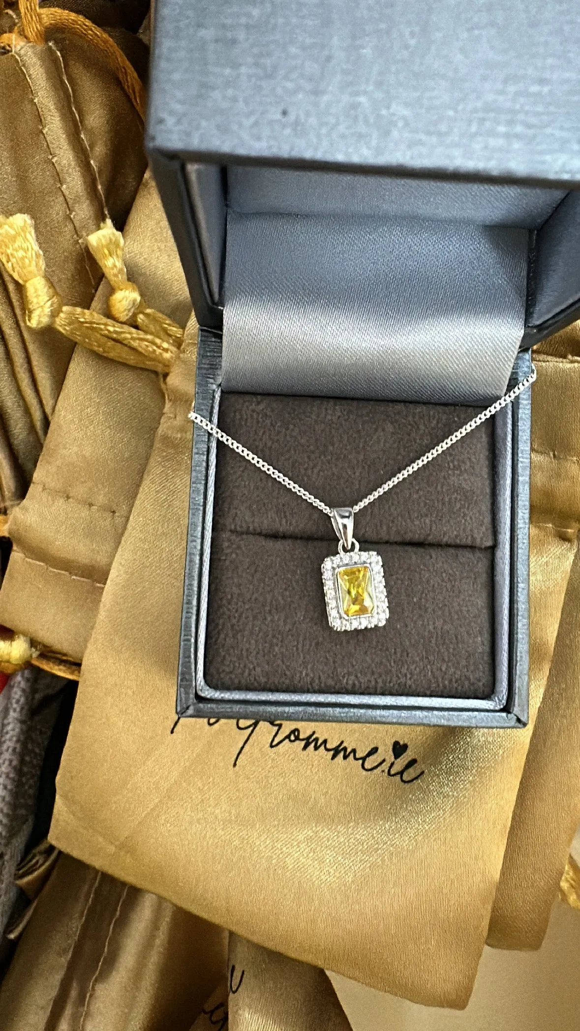 Sterling Silver Citrine Pendant & Chain