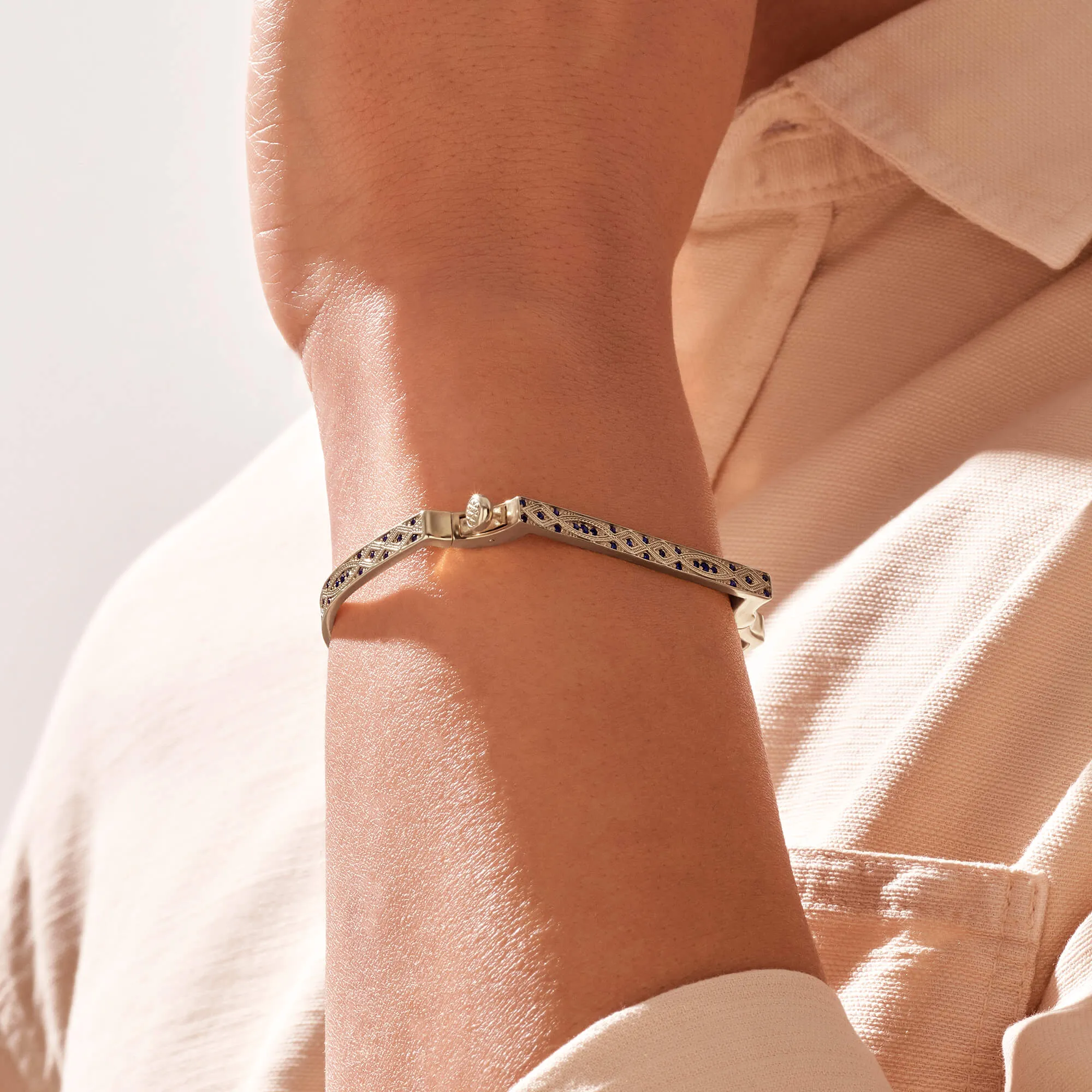 Streamline Bangle in Silver