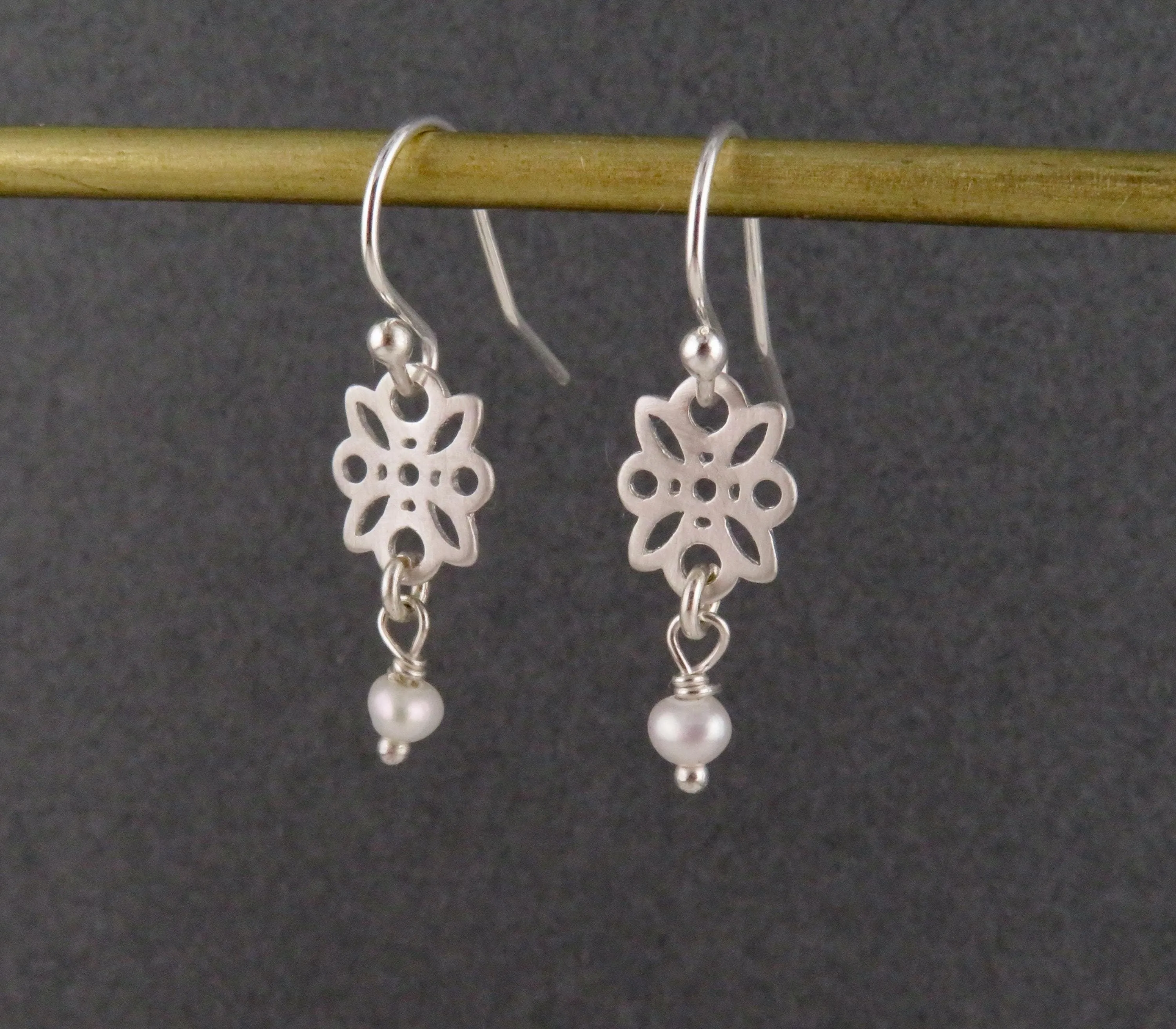 Sweet Flower Pearl Earrings