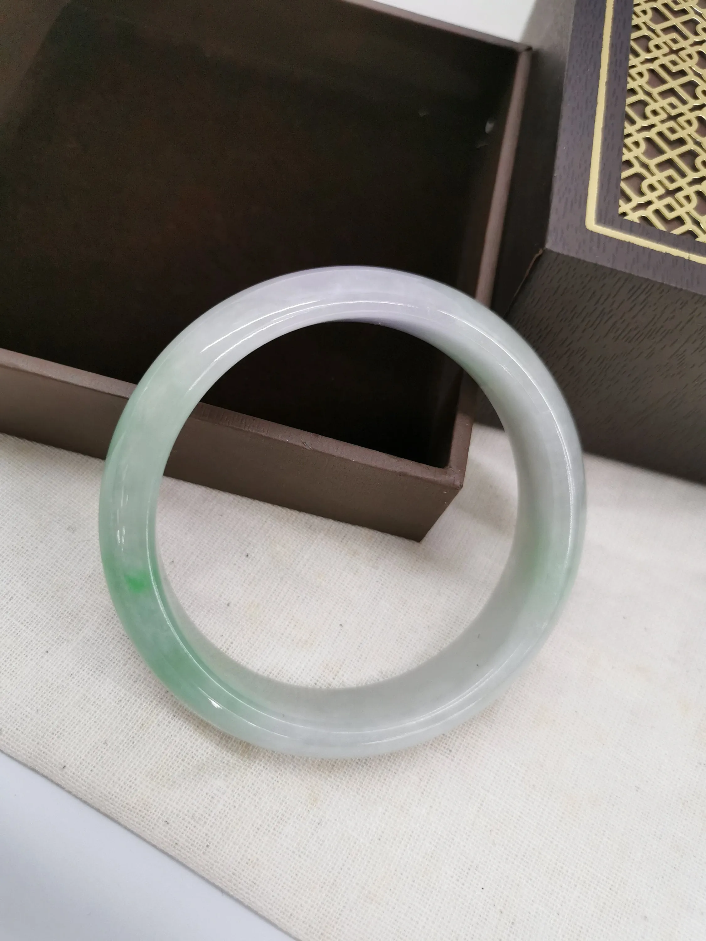 Translucent Jade Dual Colour Purple Lavender and Light Green Wide Bangle