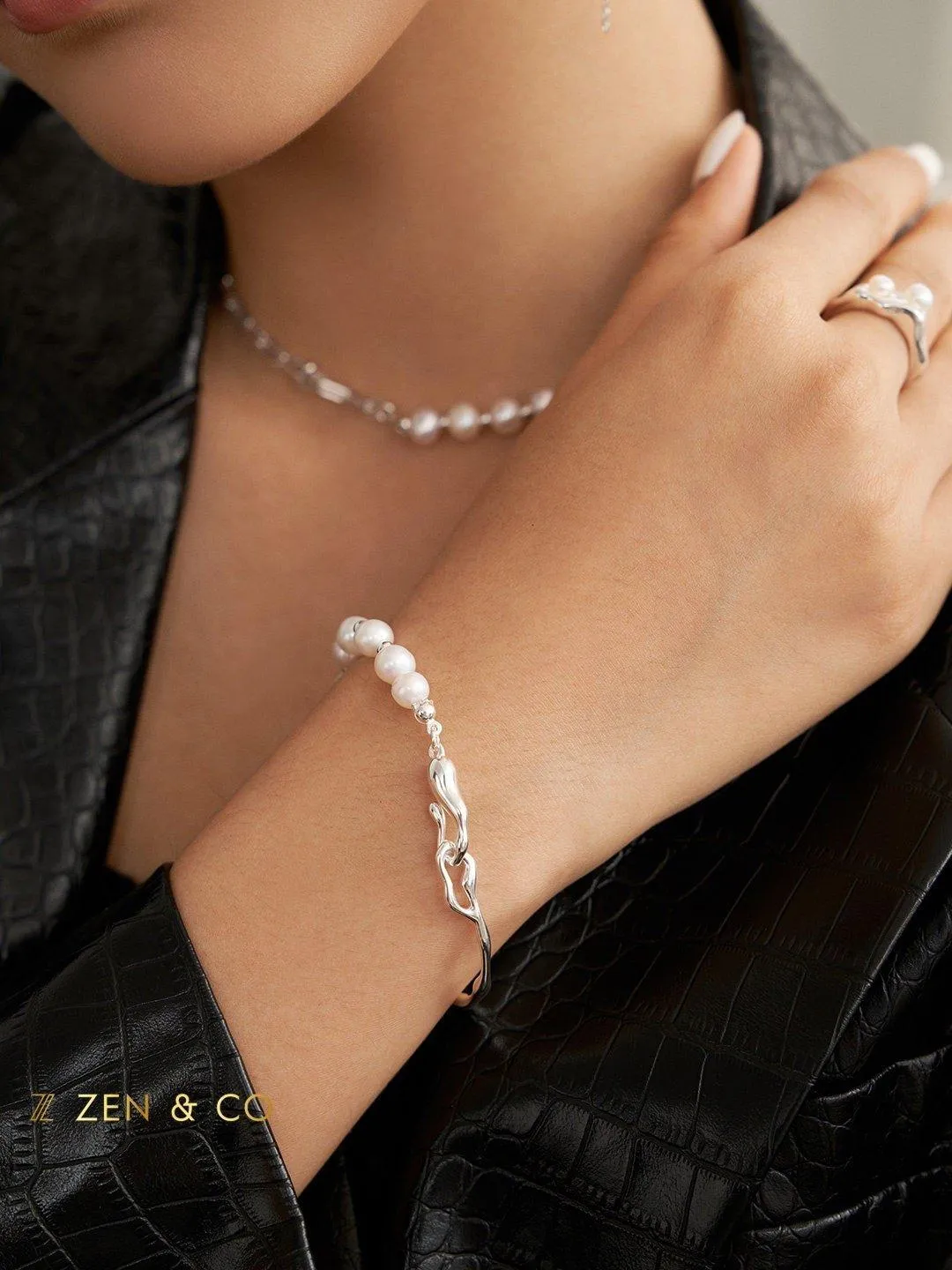 VICTORIA Romantic Pearl bracelet