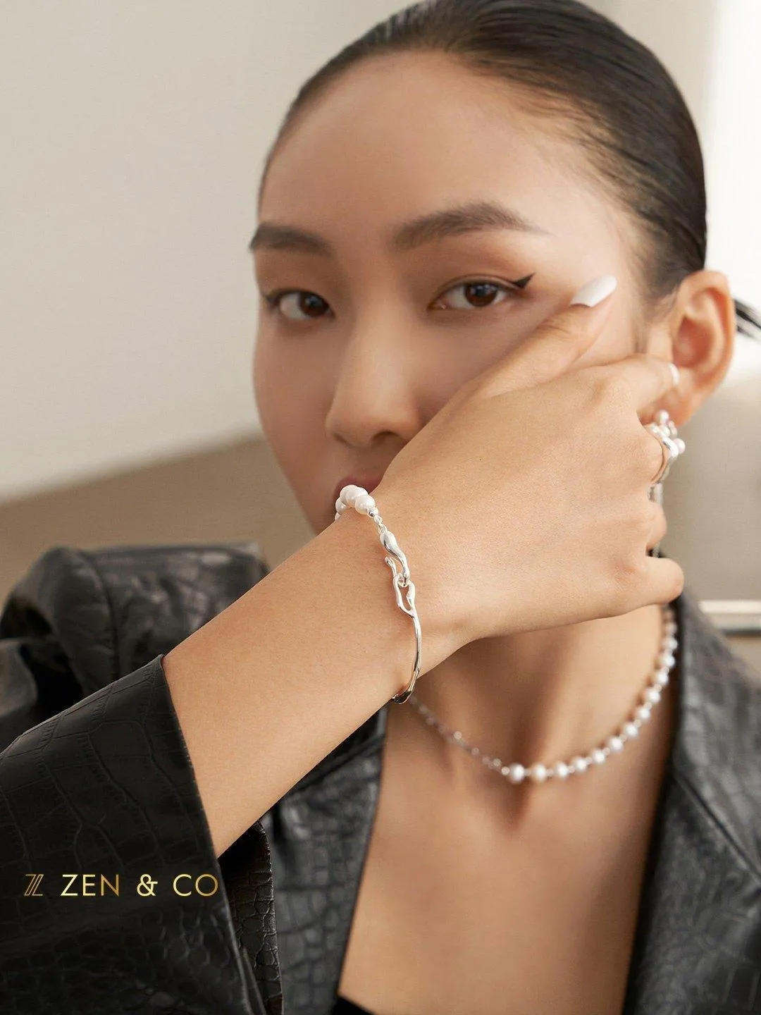 VICTORIA Romantic Pearl bracelet