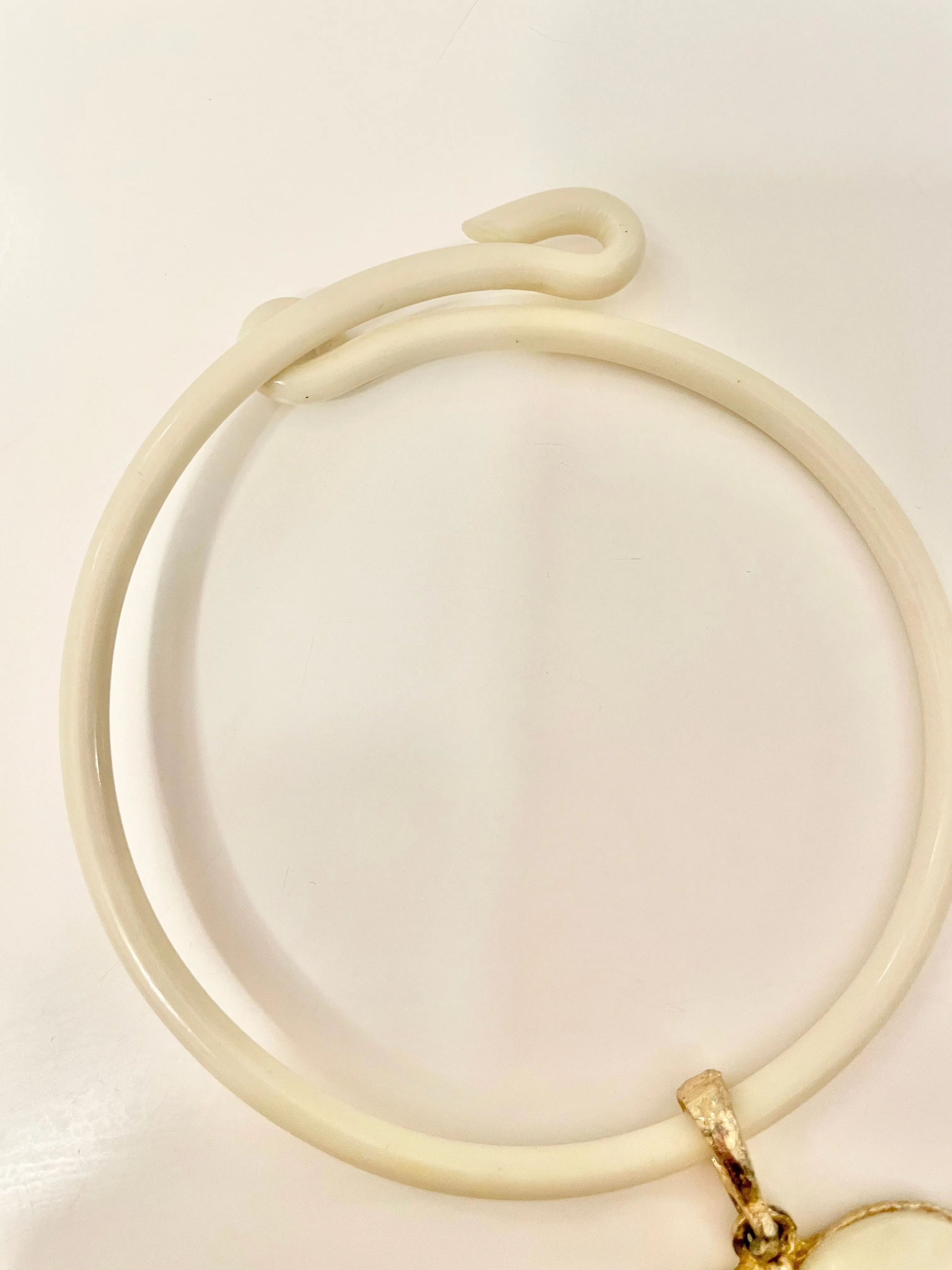 Vintage 1970's  ivory resin heart choker...so chic