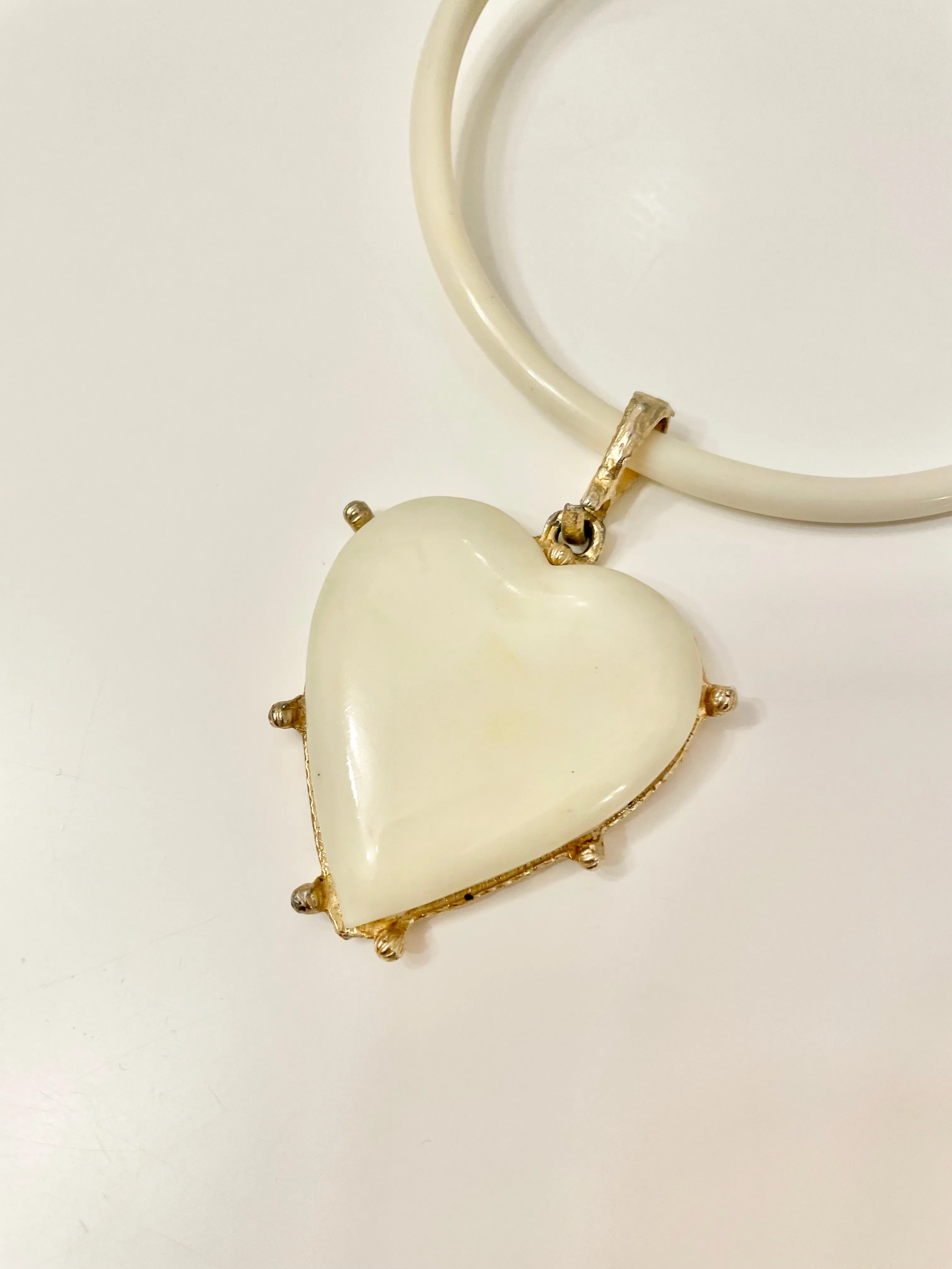 Vintage 1970's  ivory resin heart choker...so chic